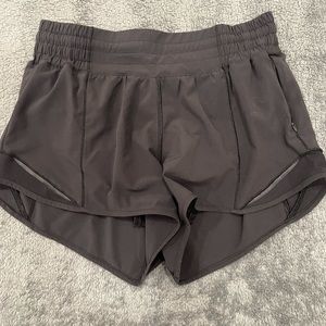 Lululemon Hotty Hot High Rise Shorts 2.5”